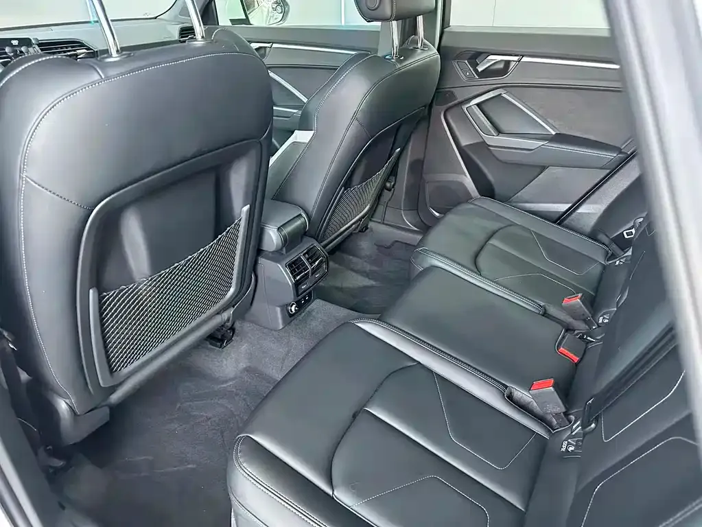 Audi Q3 2024 из CN, фото 6