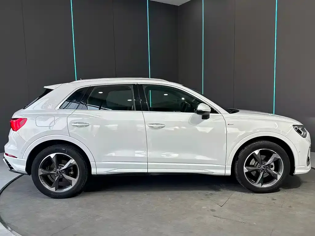 Audi Q3 2024 из CN, фото 8