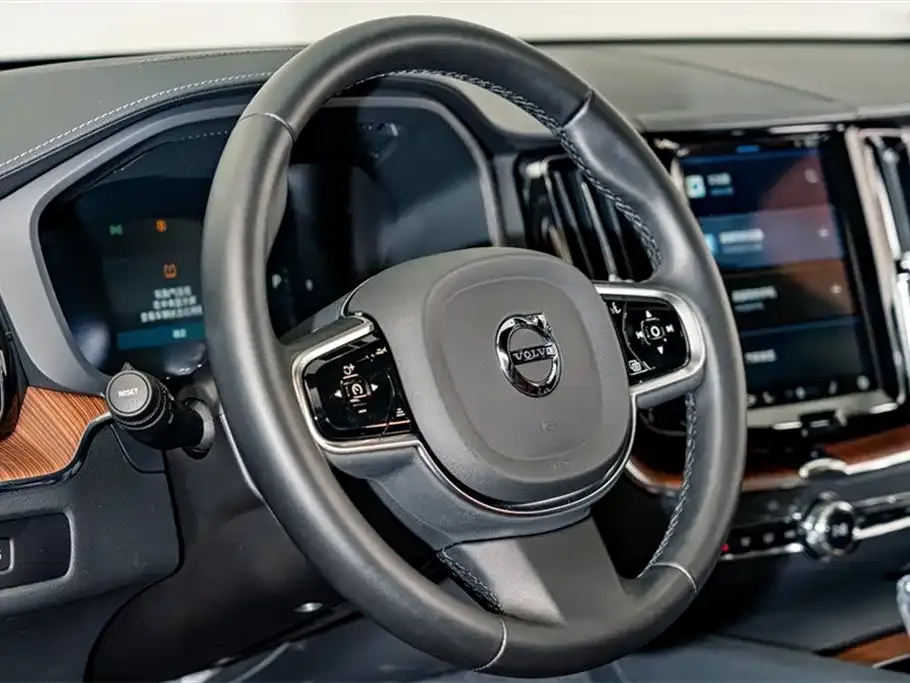 Volvo XC60 2025 из CN, фото 5