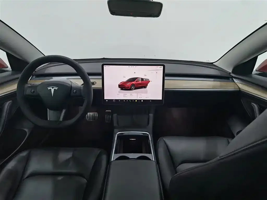 Tesla Model 3 — фото 4
