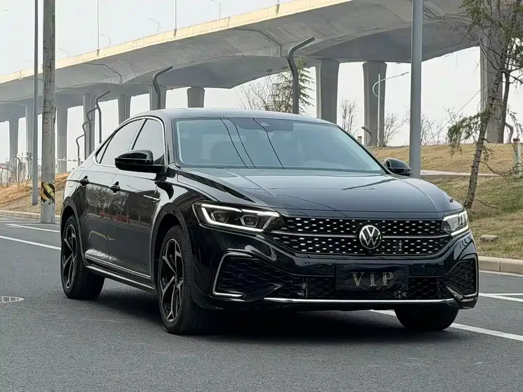 Volkswagen Passat 2024 из CN, фото 1