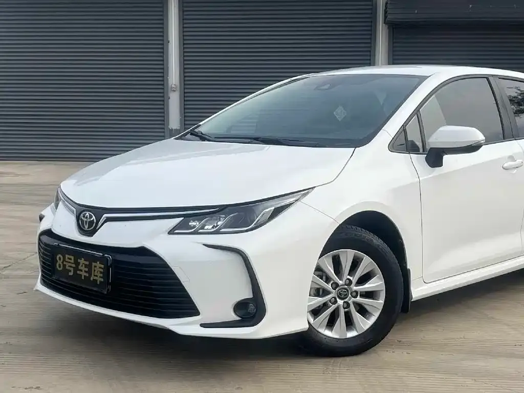 Toyota Corolla — фото 4