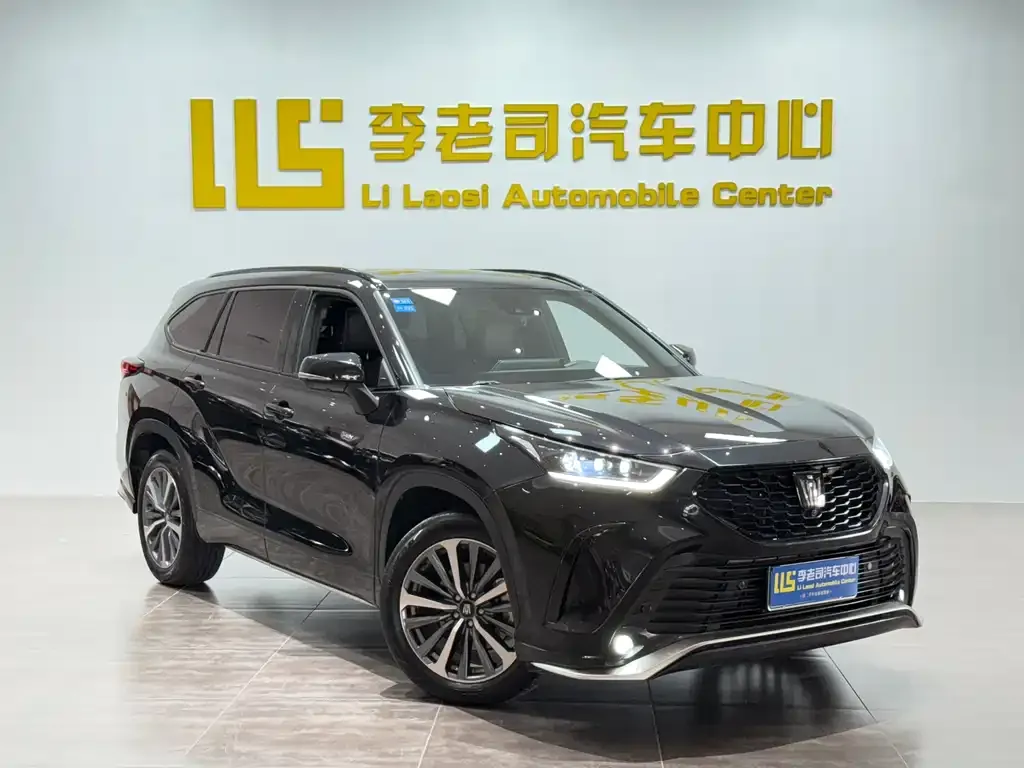 Toyota Crown Kluger 2024 из CN, фото 4
