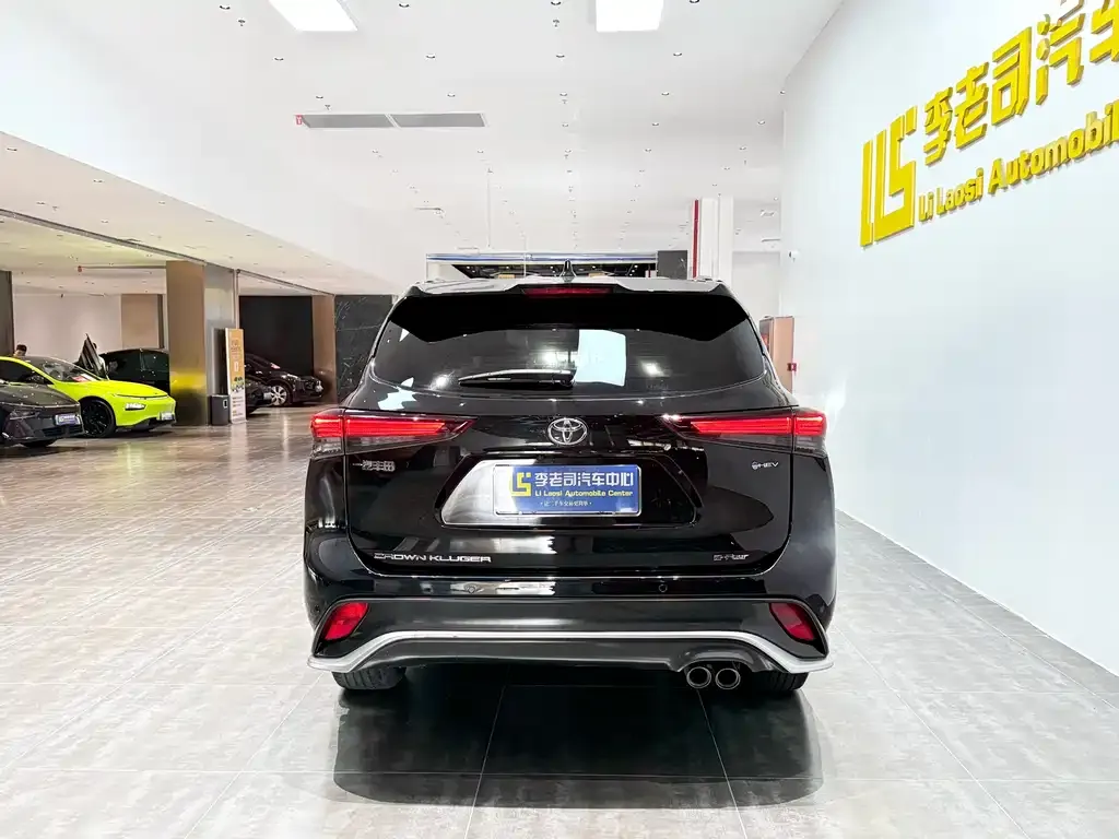 Toyota Crown Kluger 2024 из CN, фото 5