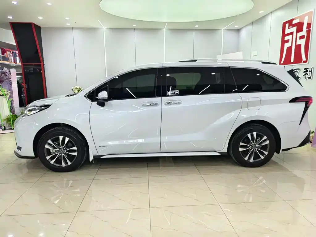 Toyota Granvia 2025 из CN, фото 6