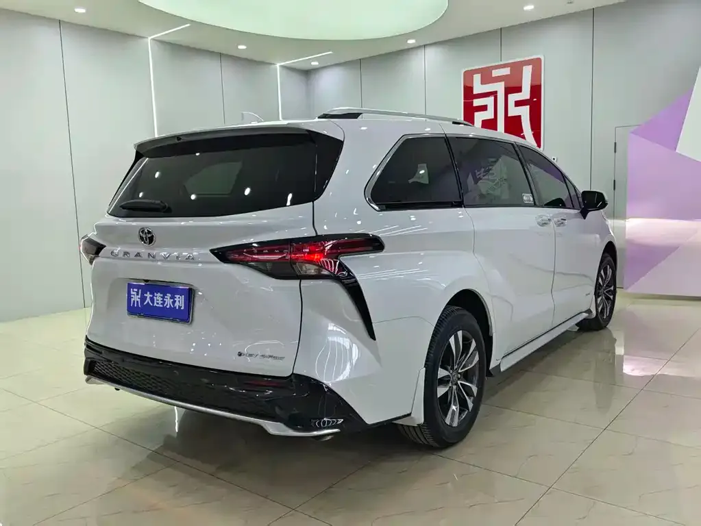 Toyota Granvia 2025 из CN, фото 3