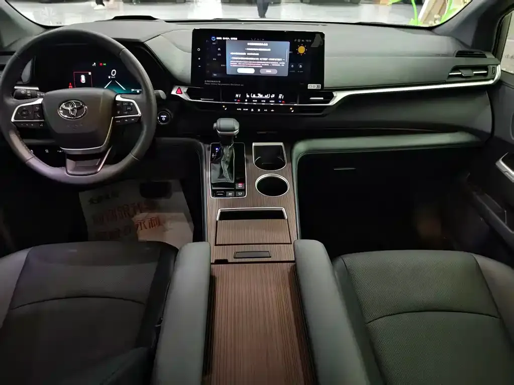 Toyota Granvia 2025 из CN, фото 8