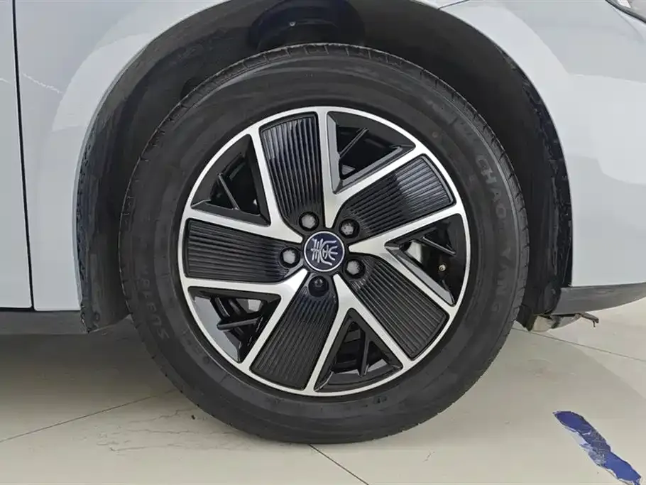 BYD Qin L — фото 4