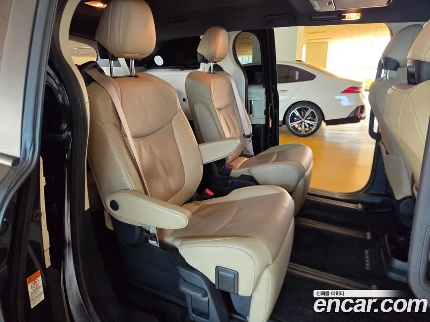 Toyota Sienna 2023 из KR, фото 7