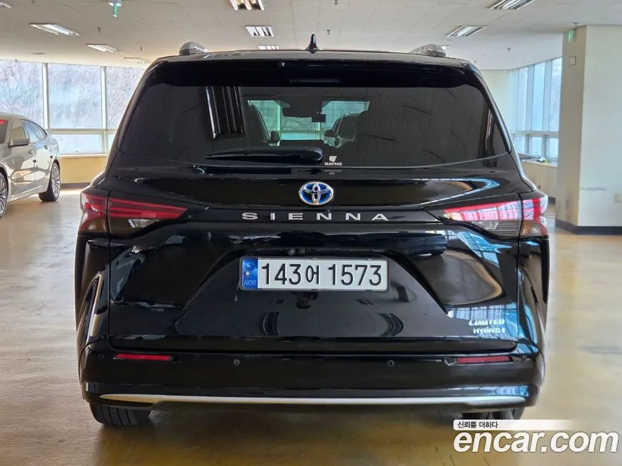 Toyota Sienna 2023 из KR, фото 2