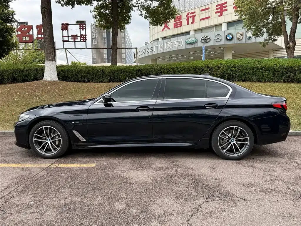 BMW 5 Series New Energy — фото 9