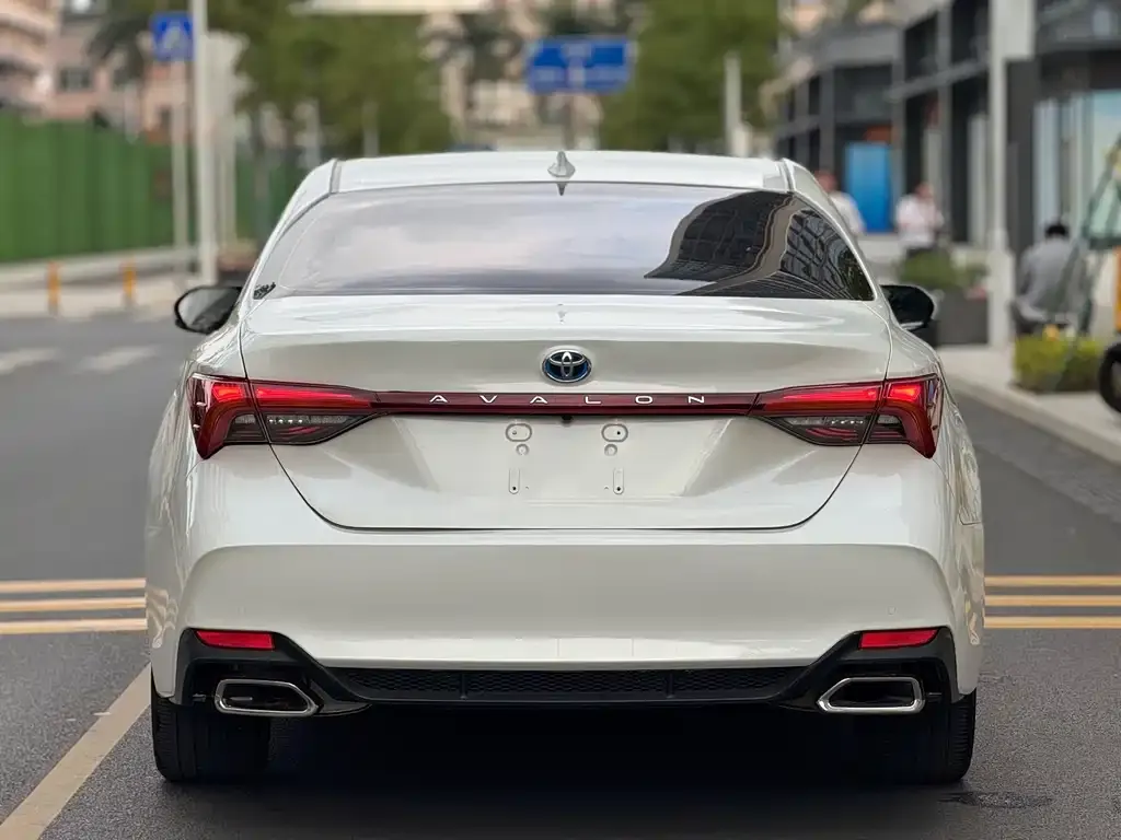 Toyota Avalon — фото 2
