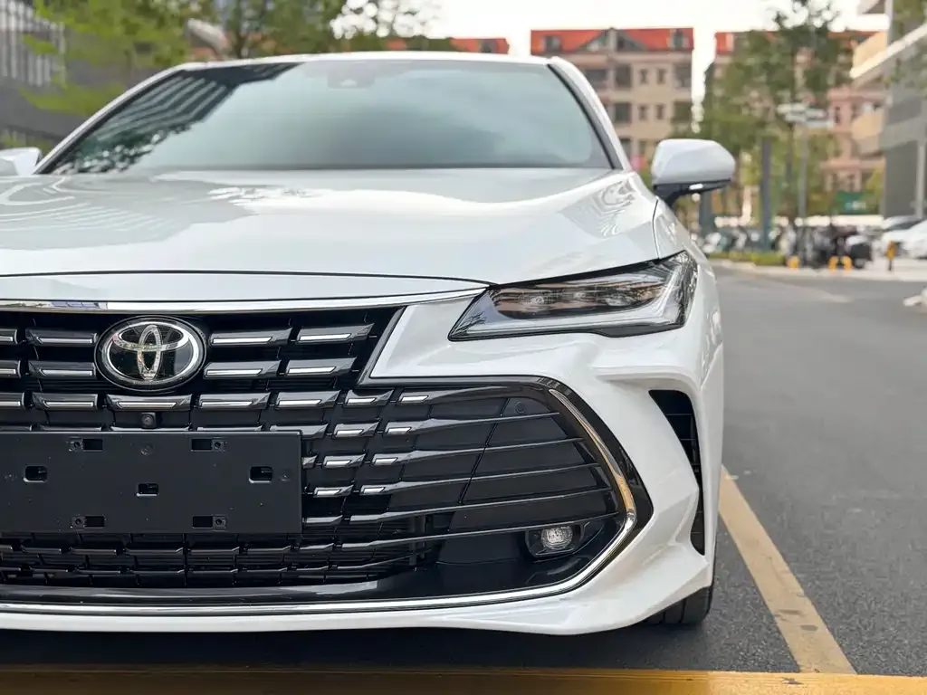 Toyota Avalon — фото 10