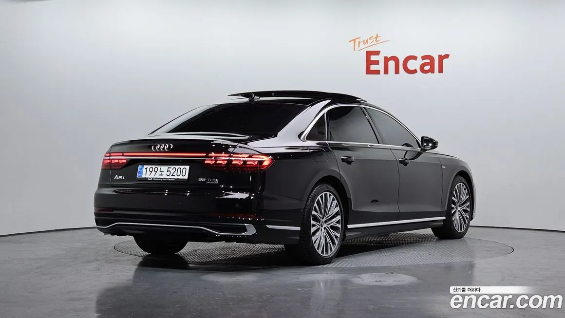 Audi A8 — фото 9