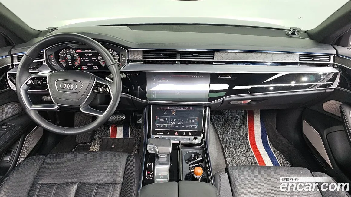 Audi A8 — фото 5