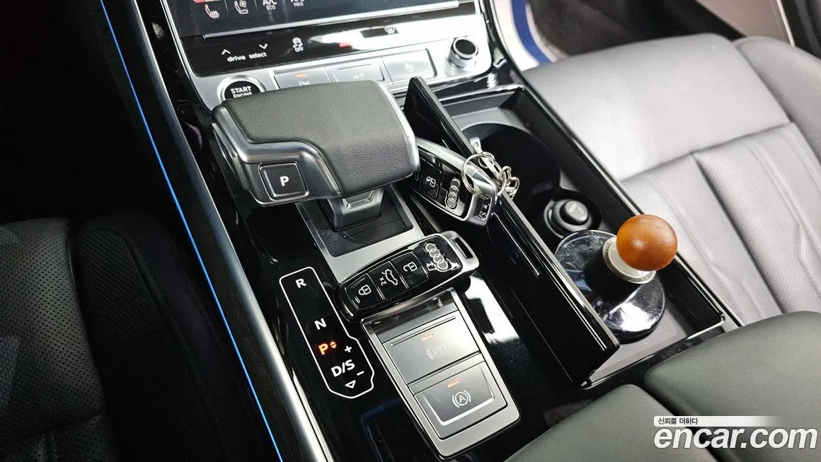 Audi A8 — фото 3