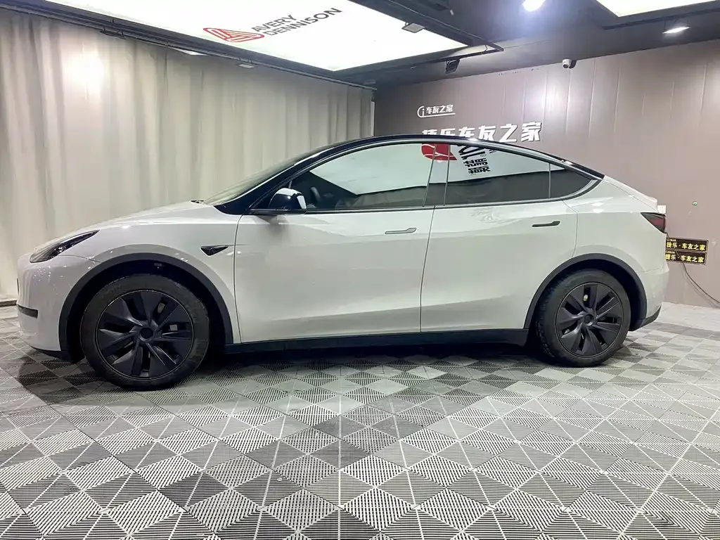 Tesla Model Y 2024 из CN, фото 4