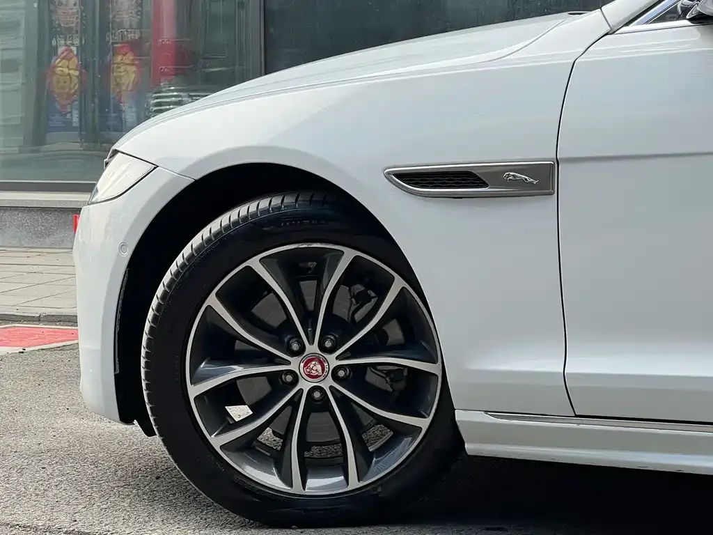Jaguar XFL 2023 из CN, фото 9