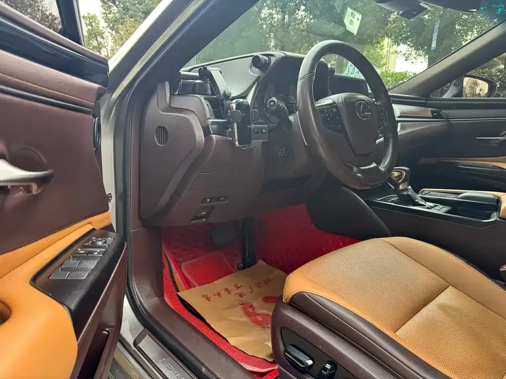 Lexus ES 2021 из CN, фото 9
