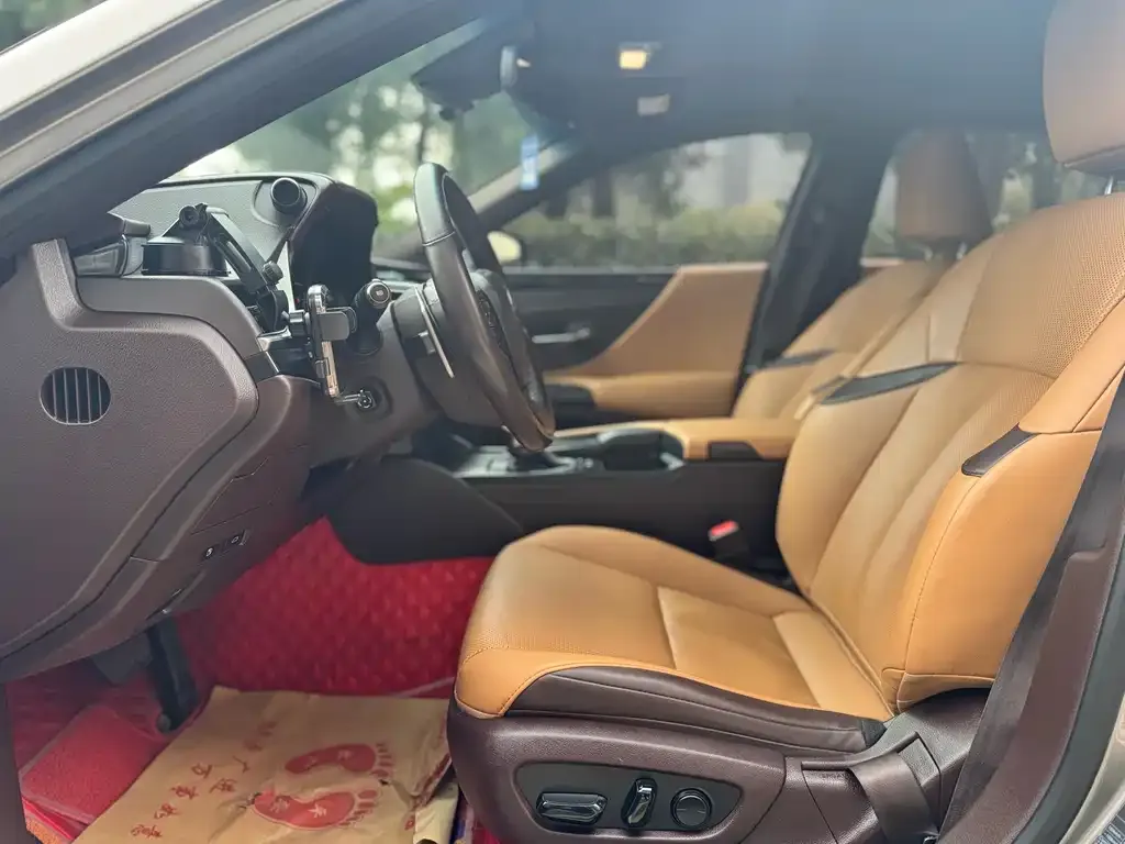 Lexus ES 2021 из CN, фото 4