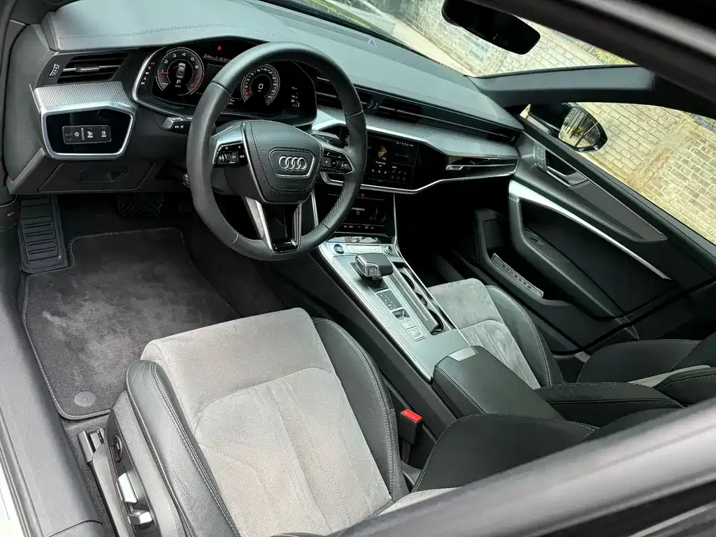 Audi A6L — фото 2