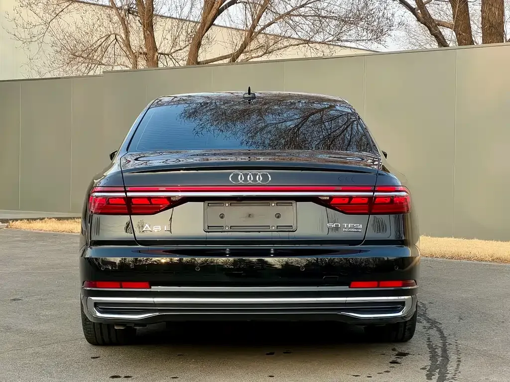 Audi A8 2022 из CN, фото 8