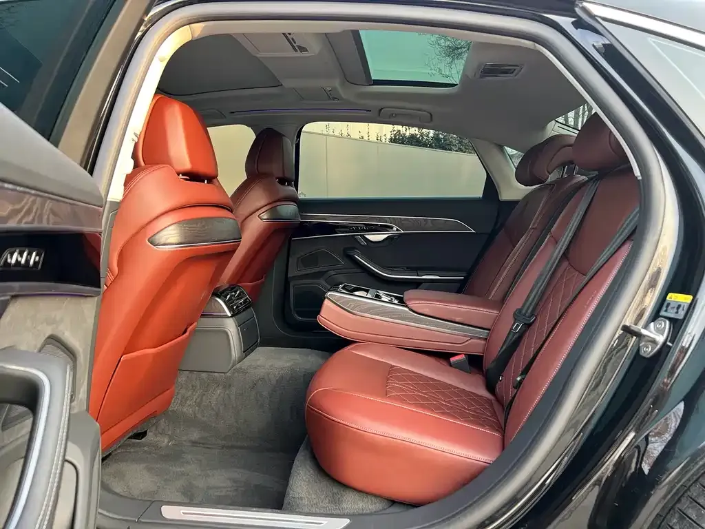 Audi A8 2022 из CN, фото 3