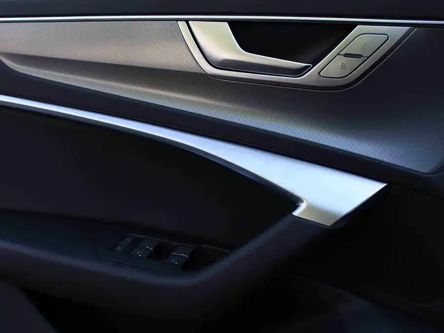 Audi A6L — фото 6