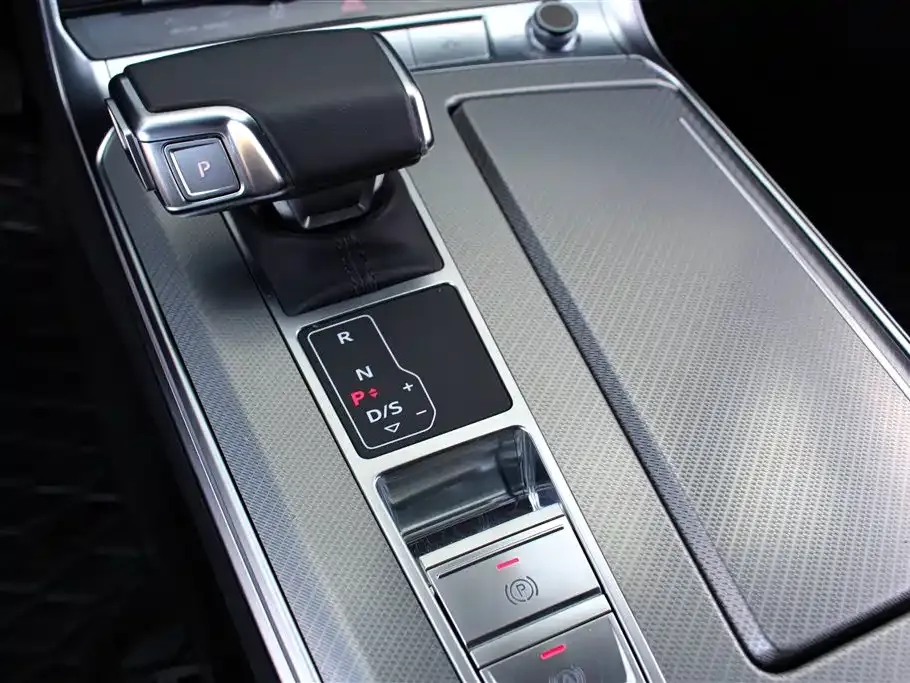 Audi A6L — фото 3