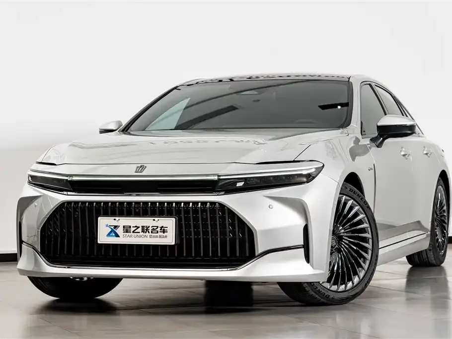 Toyota Crown (Import) 2025 из CN, фото 3
