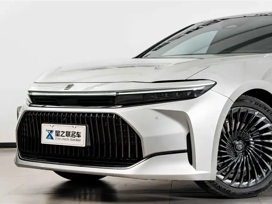Toyota Crown (Import) 2025 из CN, фото 2