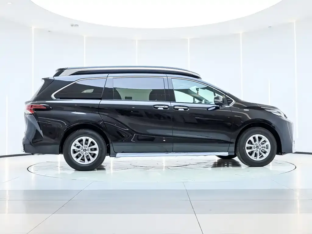 Toyota Granvia — фото 10