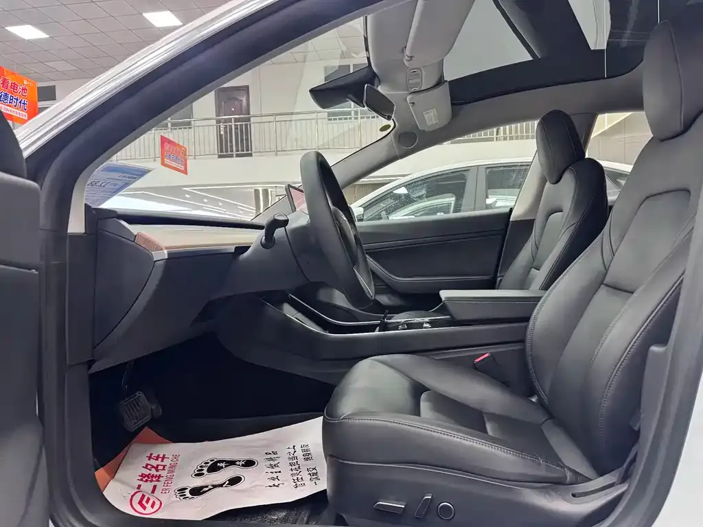 Tesla Model 3 — фото 3