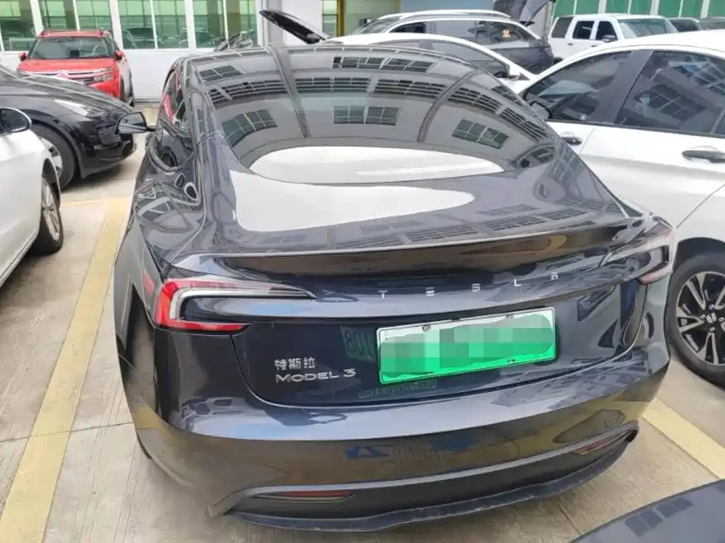 Tesla Model 3 — фото 7