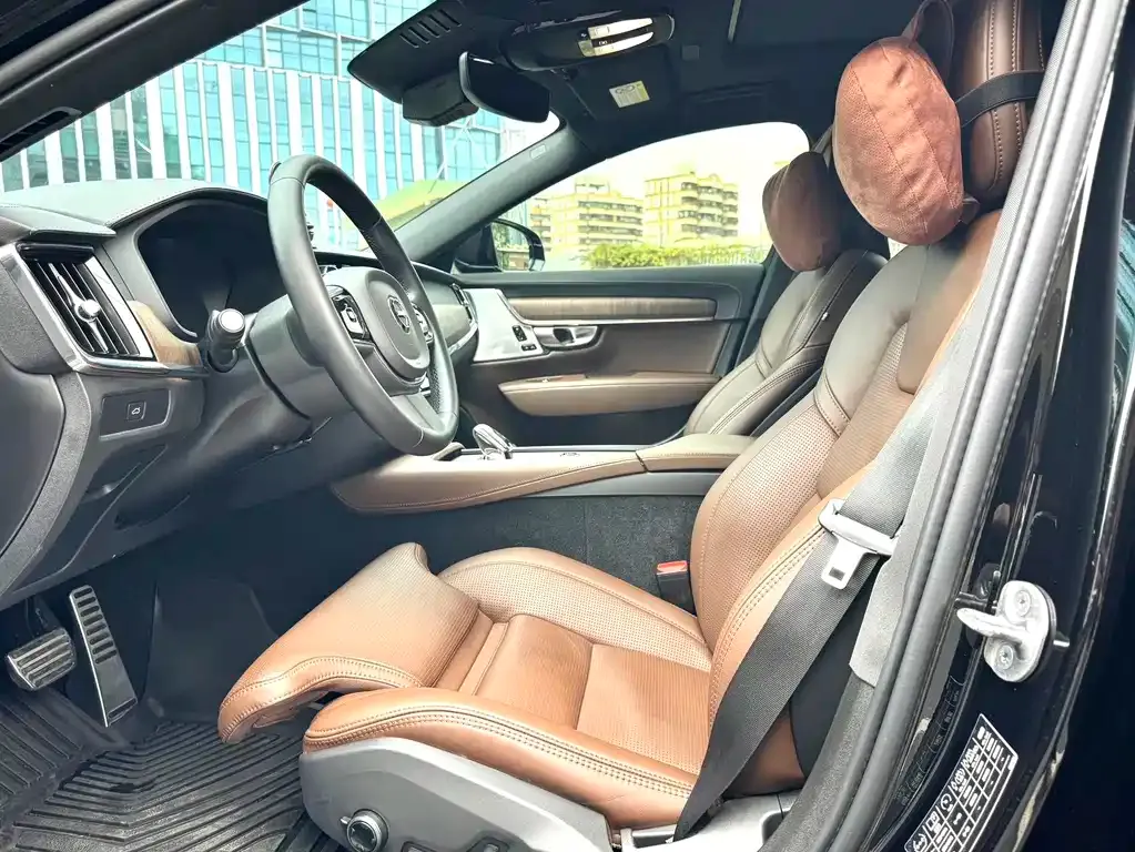 Volvo S90 2023 из CN, фото 3
