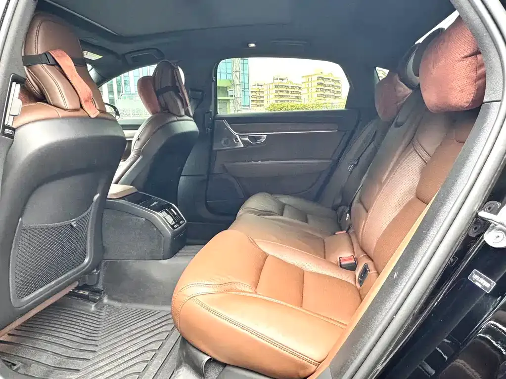 Volvo S90 2023 из CN, фото 5