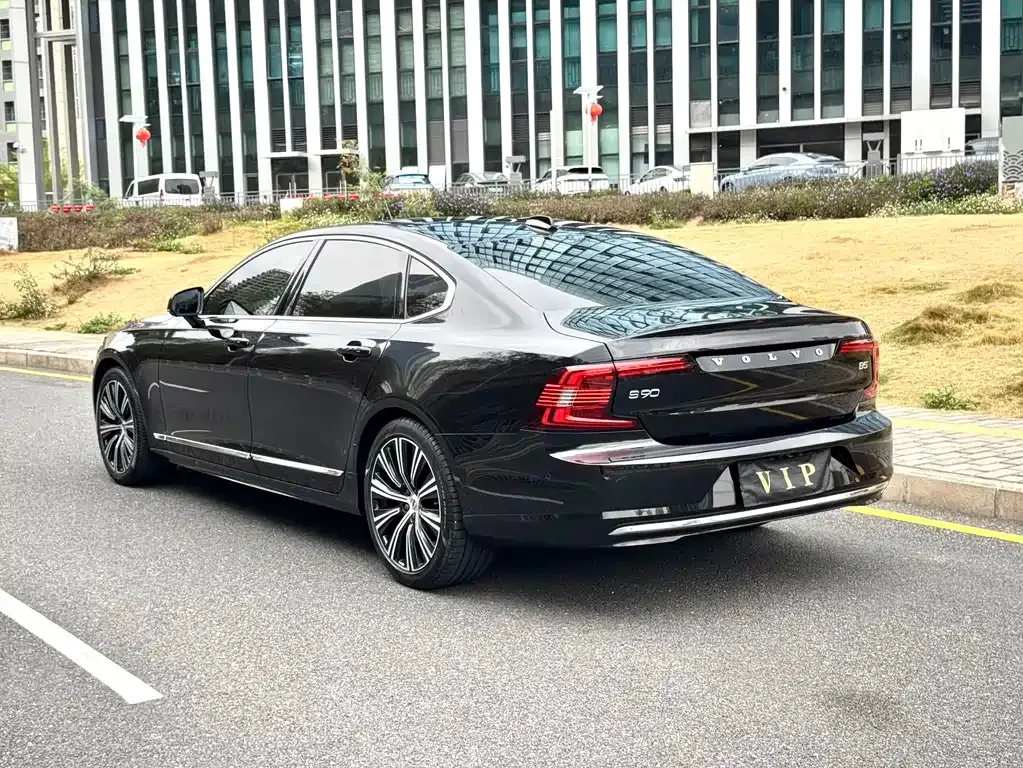 Volvo S90 2023 из CN, фото 4