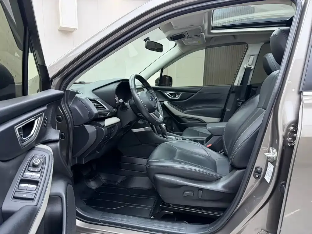 Subaru Forester — фото 6