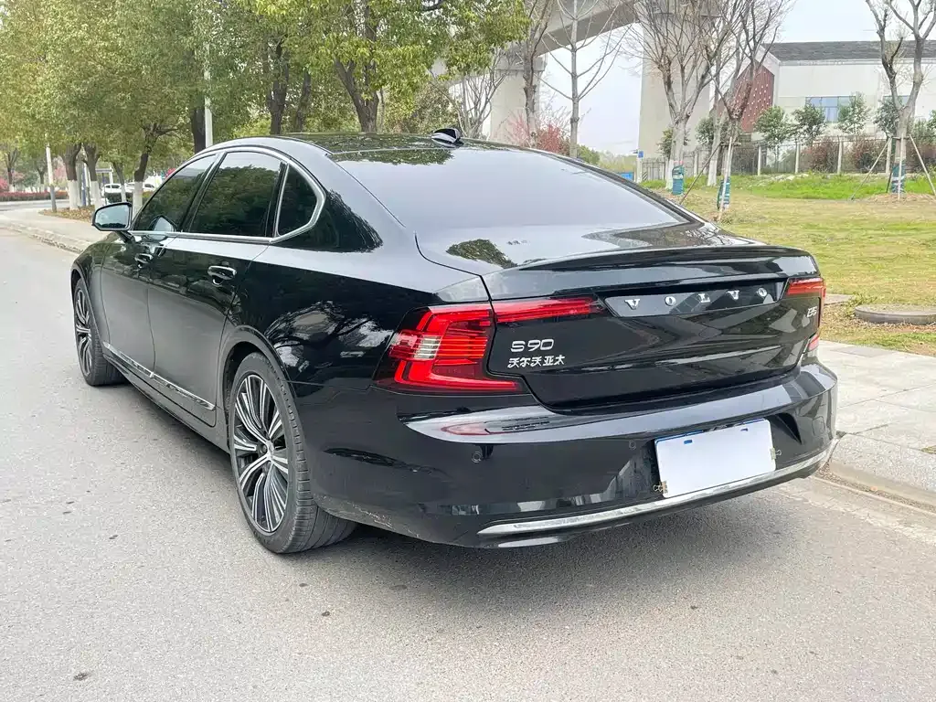 Volvo S90 — фото 7