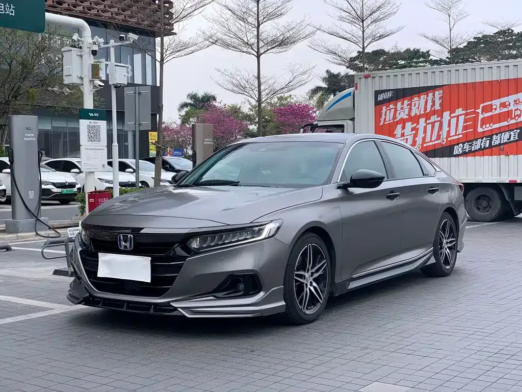 Honda Accord — фото 1