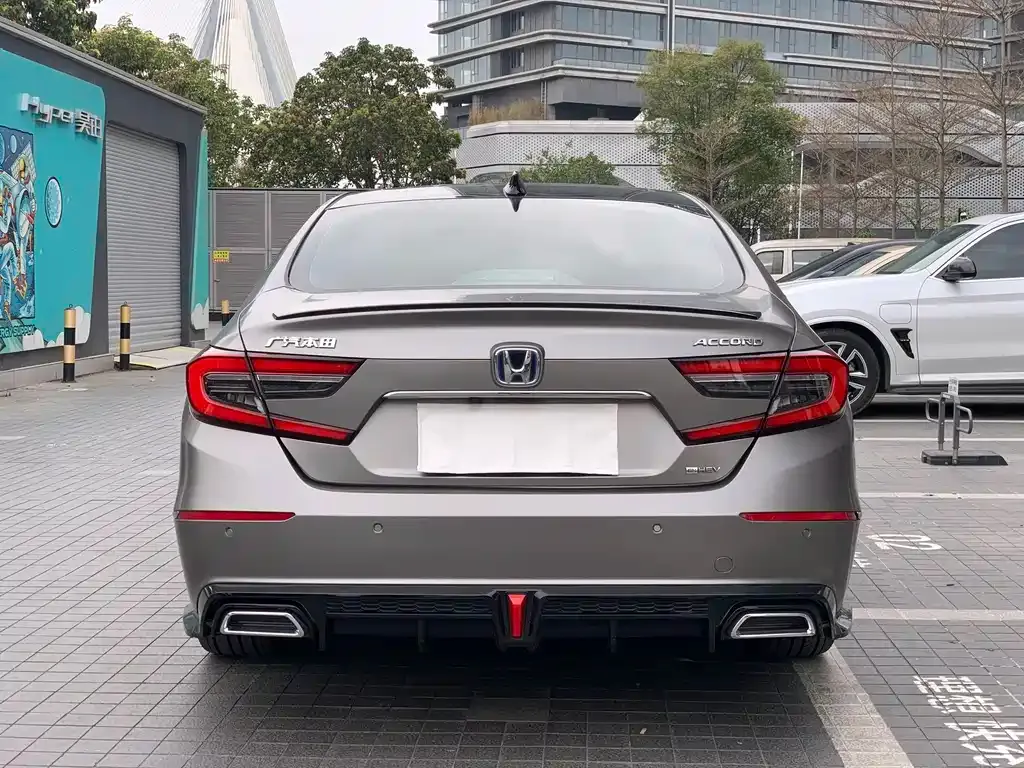 Honda Accord — фото 8