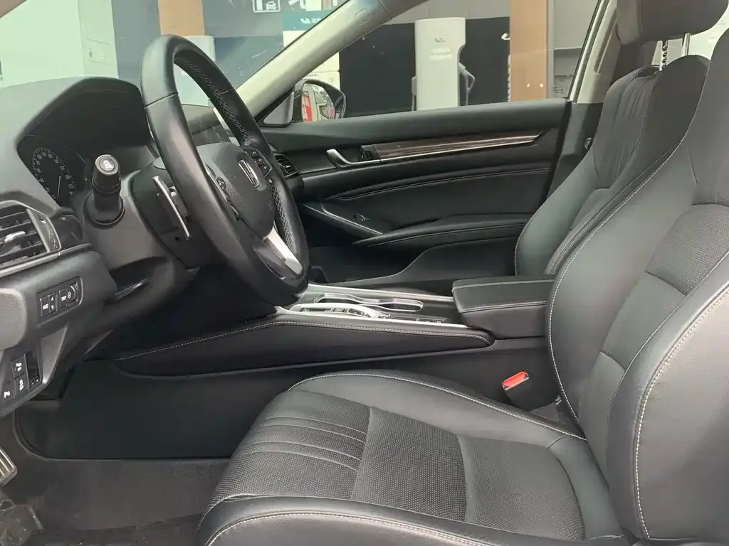 Honda Accord — фото 3