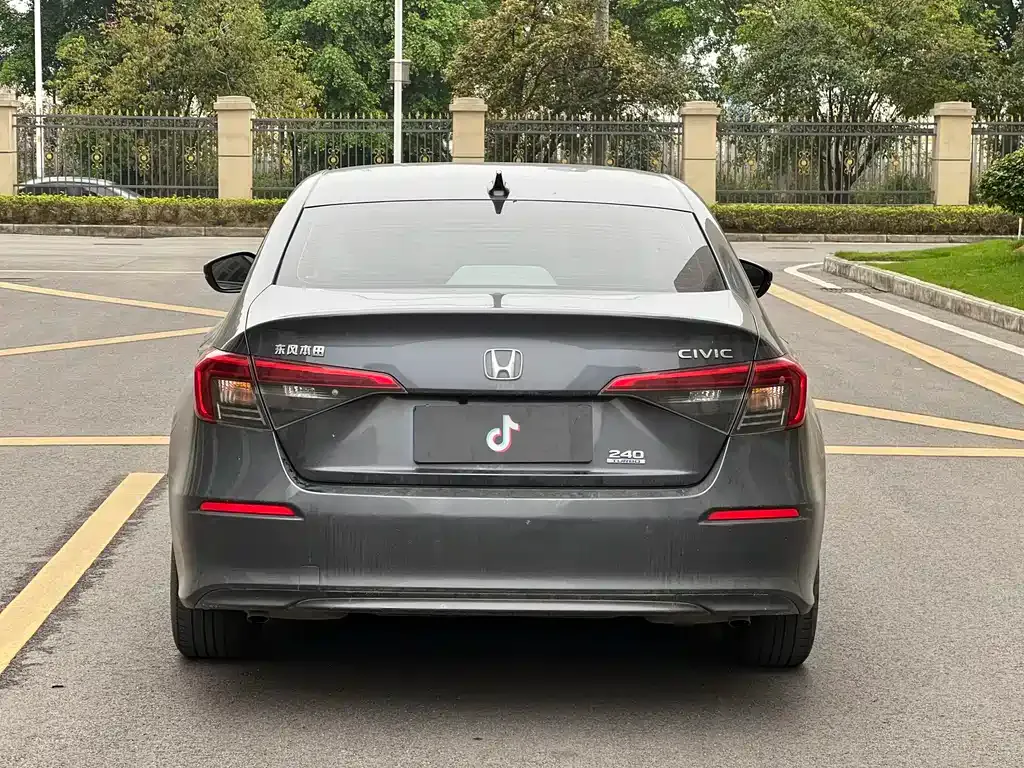 Honda Civic — фото 10