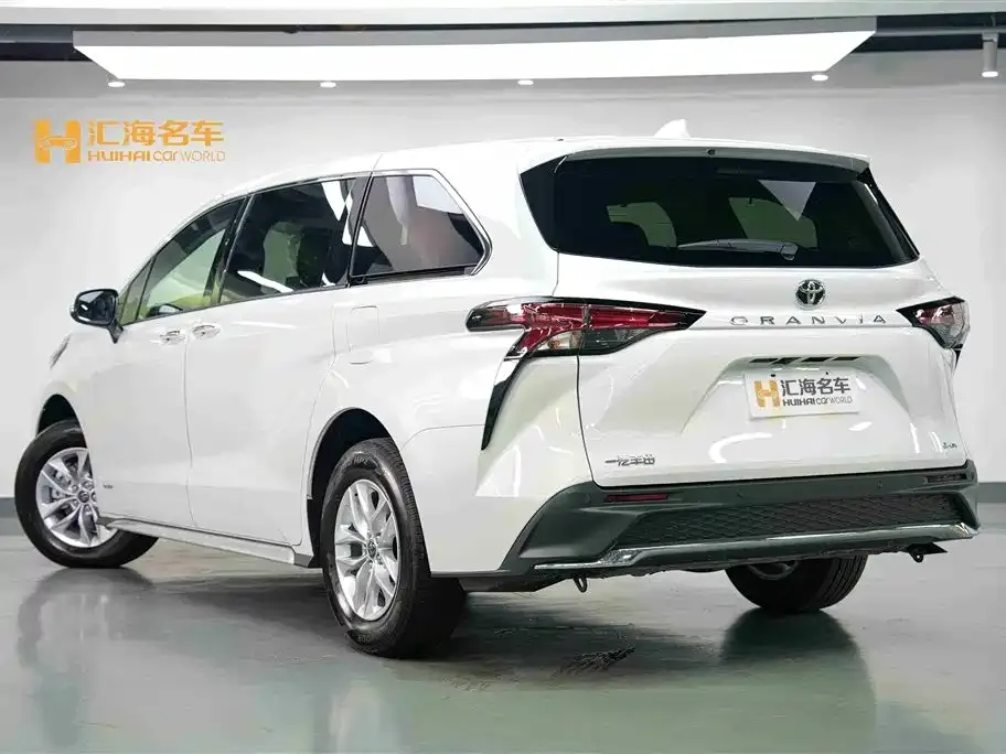 Toyota Granvia 2024 из CN, фото 4