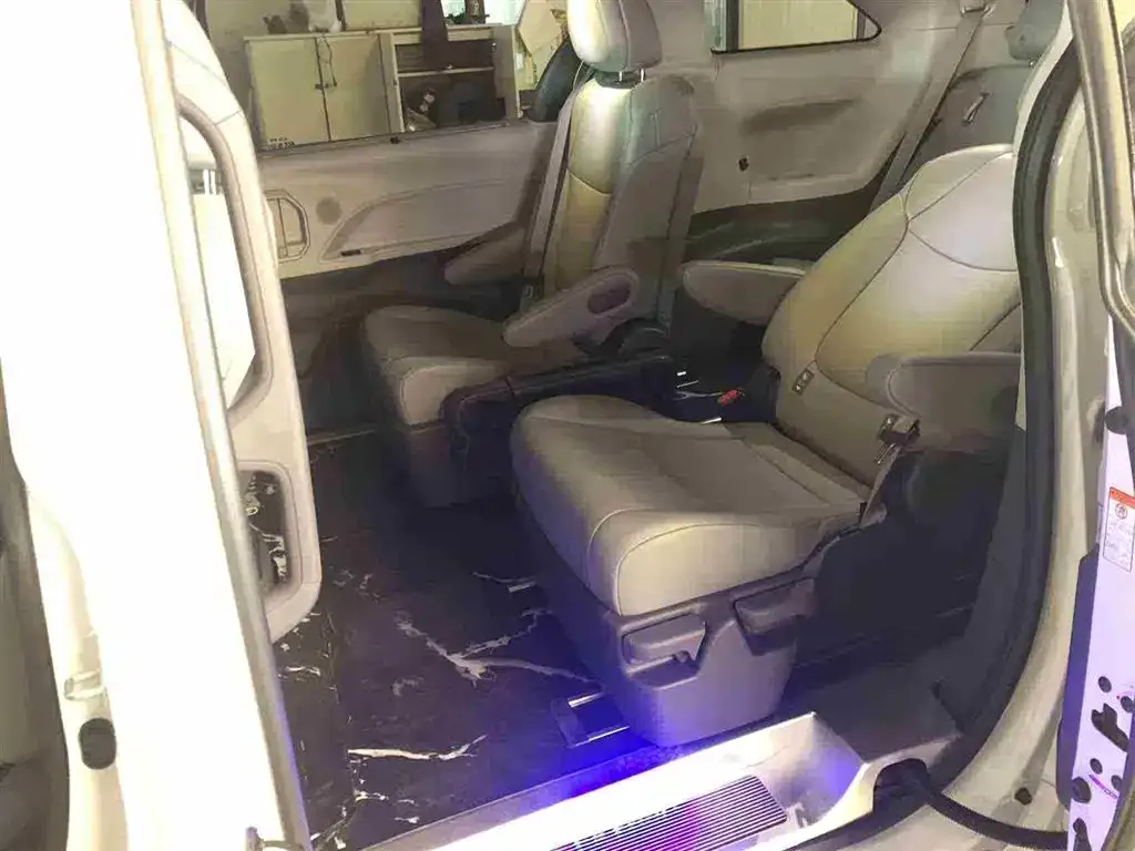 Toyota Granvia 2024 из CN, фото 7