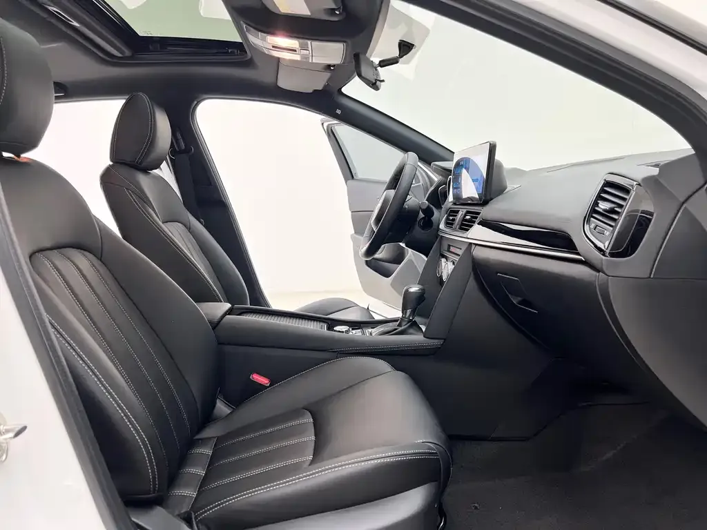 Mazda CX-4 — фото 8