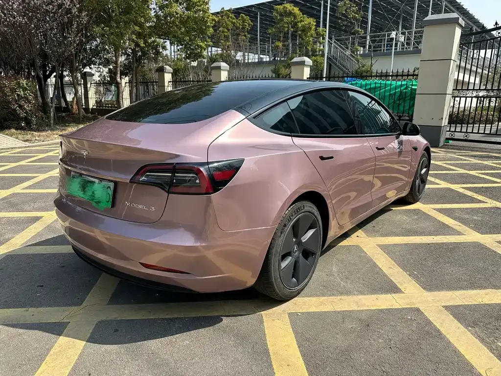 Tesla Model 3 — фото 7