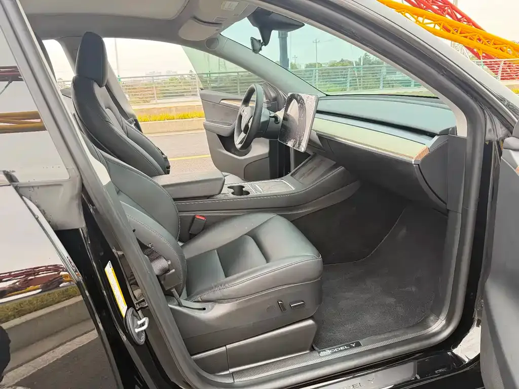 Tesla Model Y 2023 из CN, фото 5