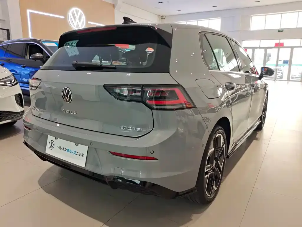 Volkswagen Golf 2025 из CN, фото 2