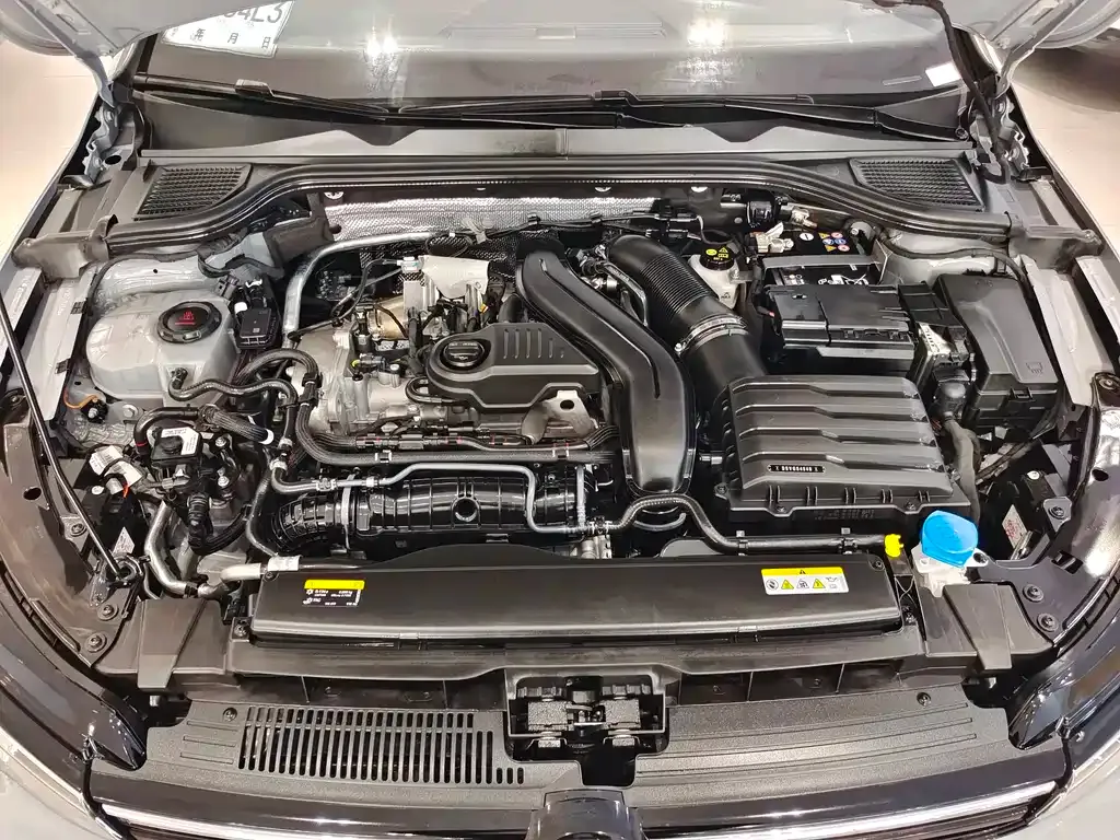 Volkswagen Golf 2025 из CN, фото 10